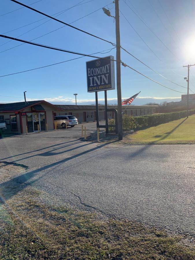 Economy Inn Bay City Exterior photo